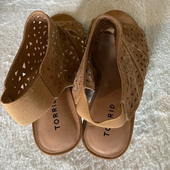 Torrid ankle bootie size 8.5W - Picture 3 of 7